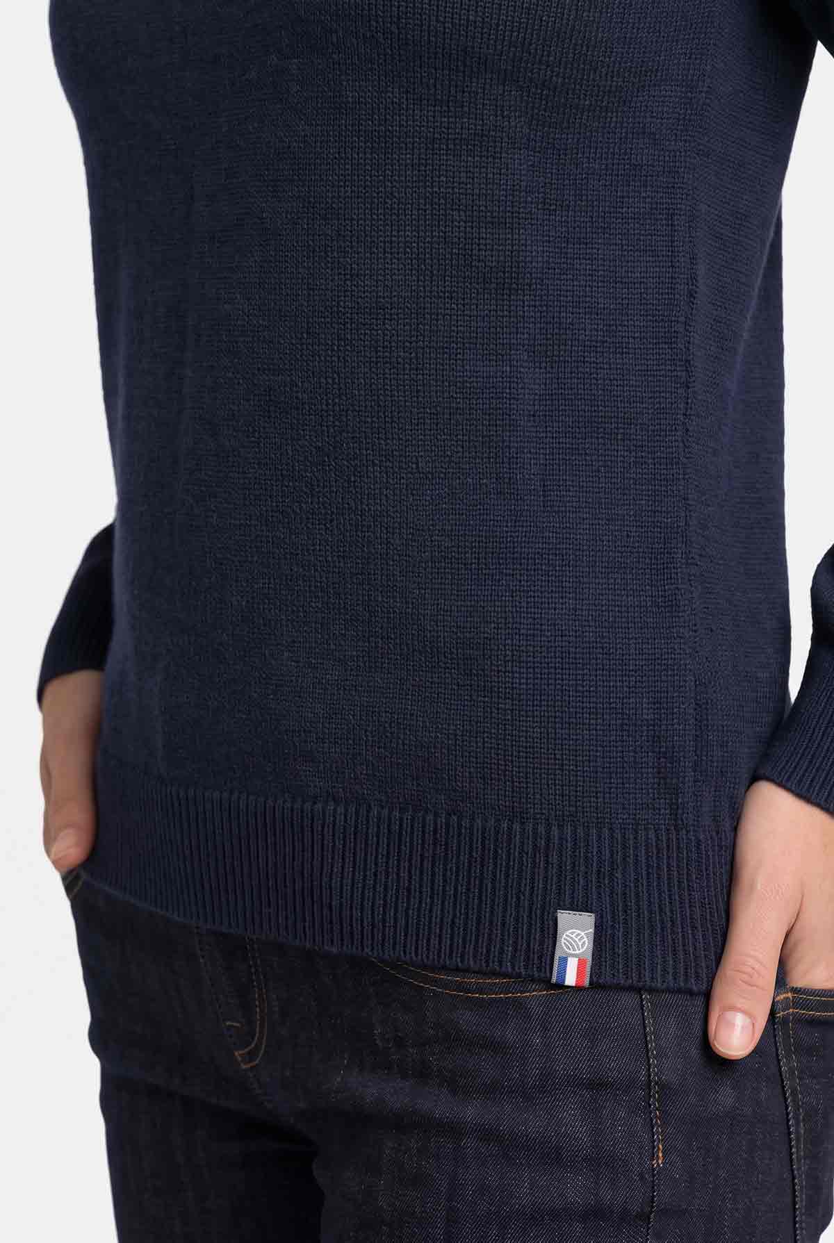 Pull Romy porté, vue de dos