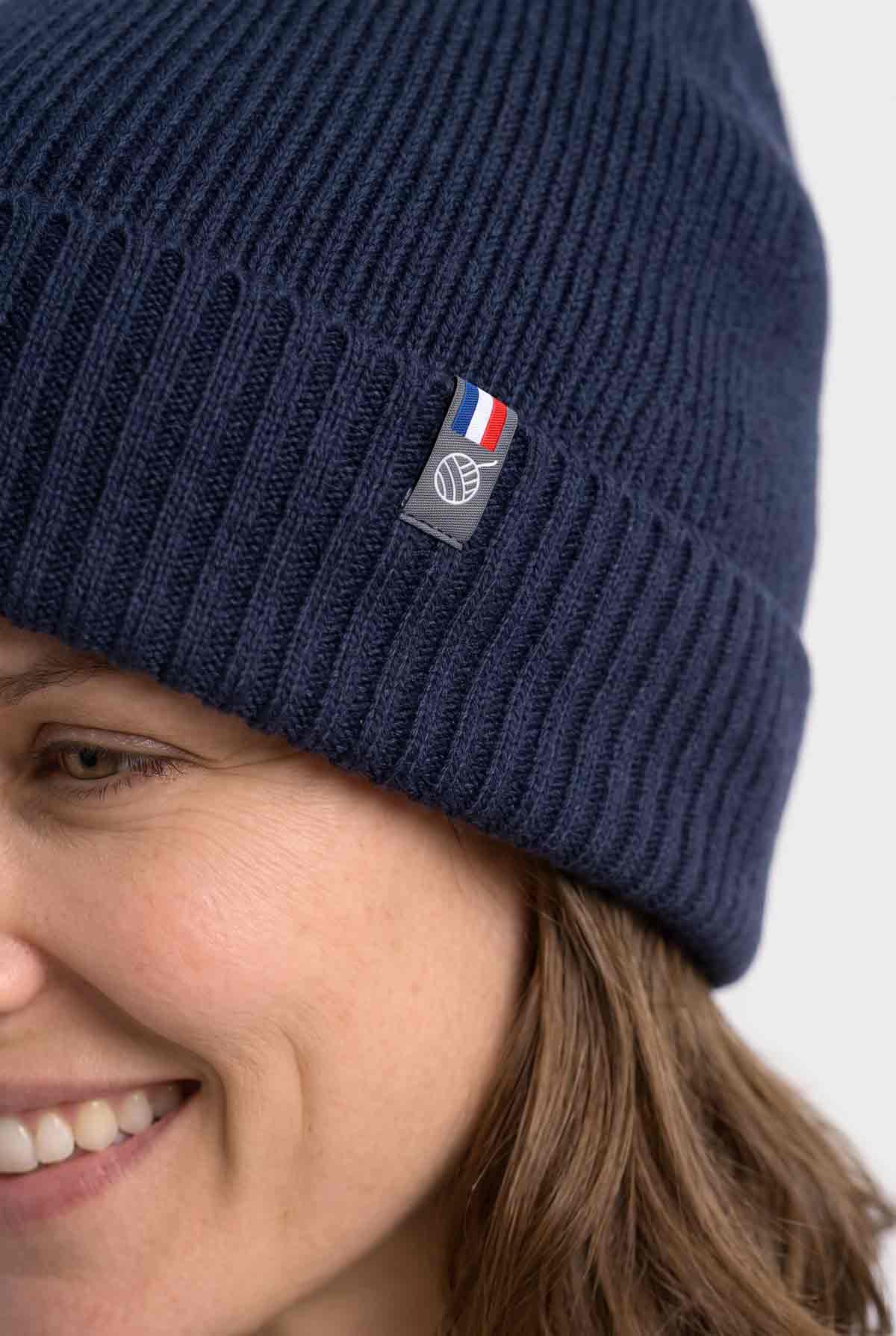 Bonnet Alix porté, vue de trois-quarts