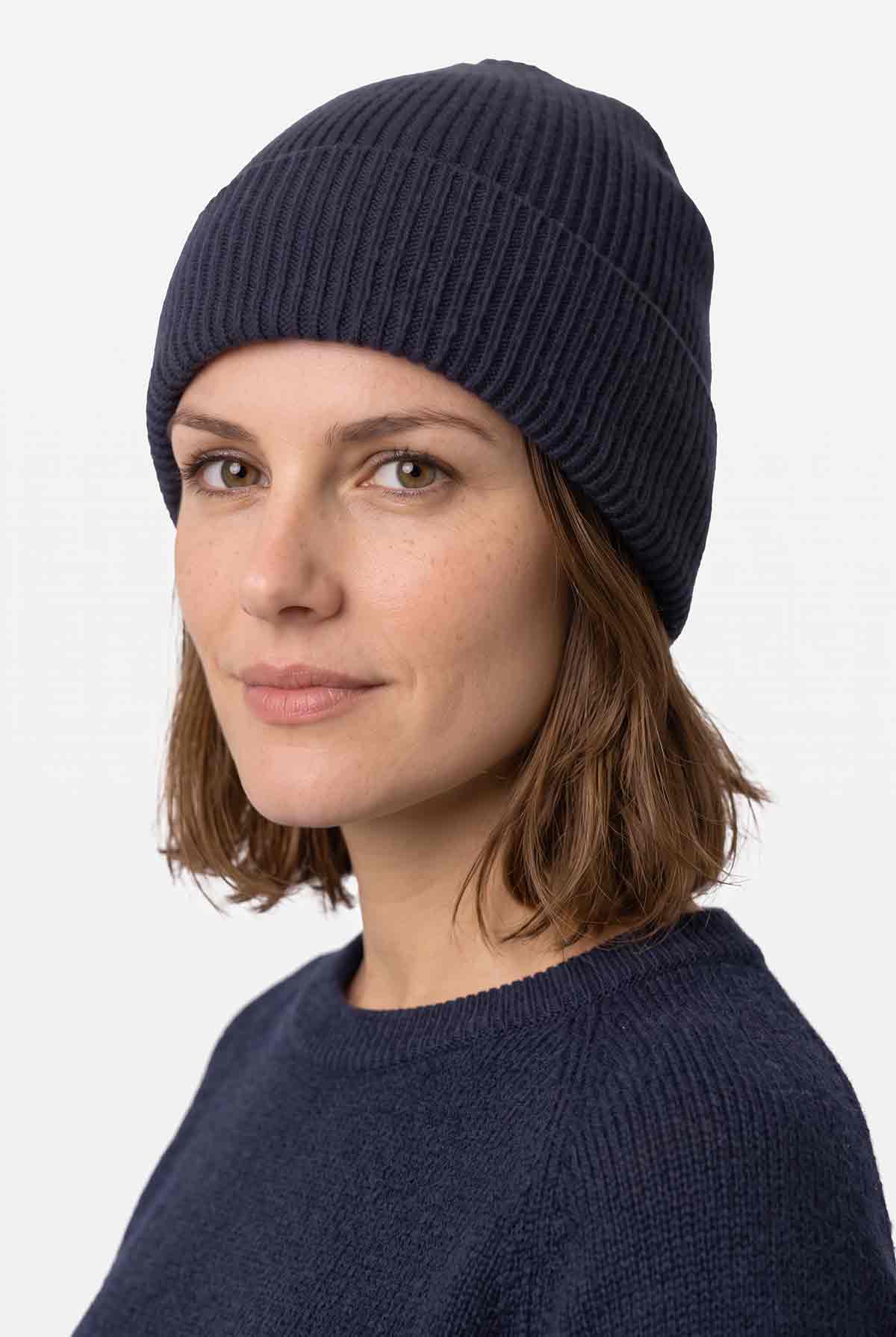 Bonnet Origine porté, détail de l’ourlet