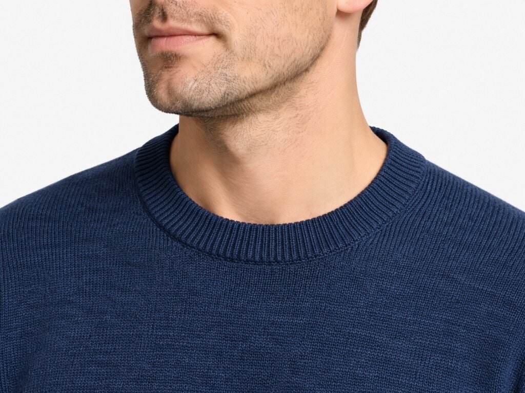 Għonq tond kustiljat ta’ sweater PELOT tas-suf merino extra-fin blu skur.
