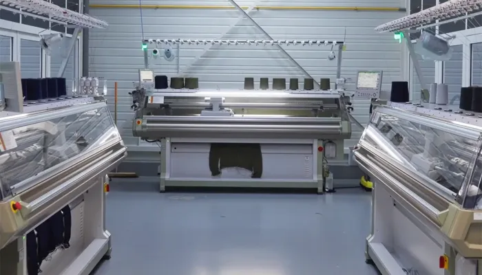 Knitting machine at PELOT